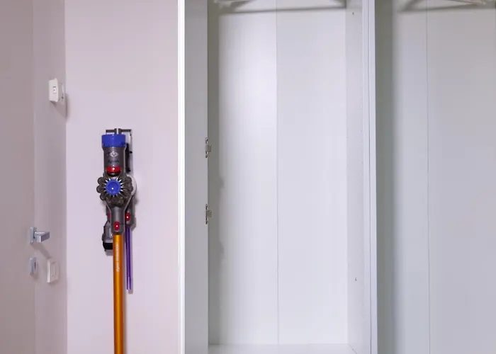 Open Space, E Luminoso, In Classe A